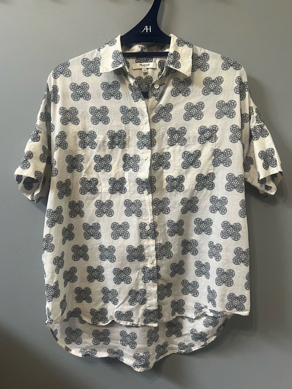 Madewell Black Floral Medallion Button Up Shirt Size XS White Cream Hi-Low